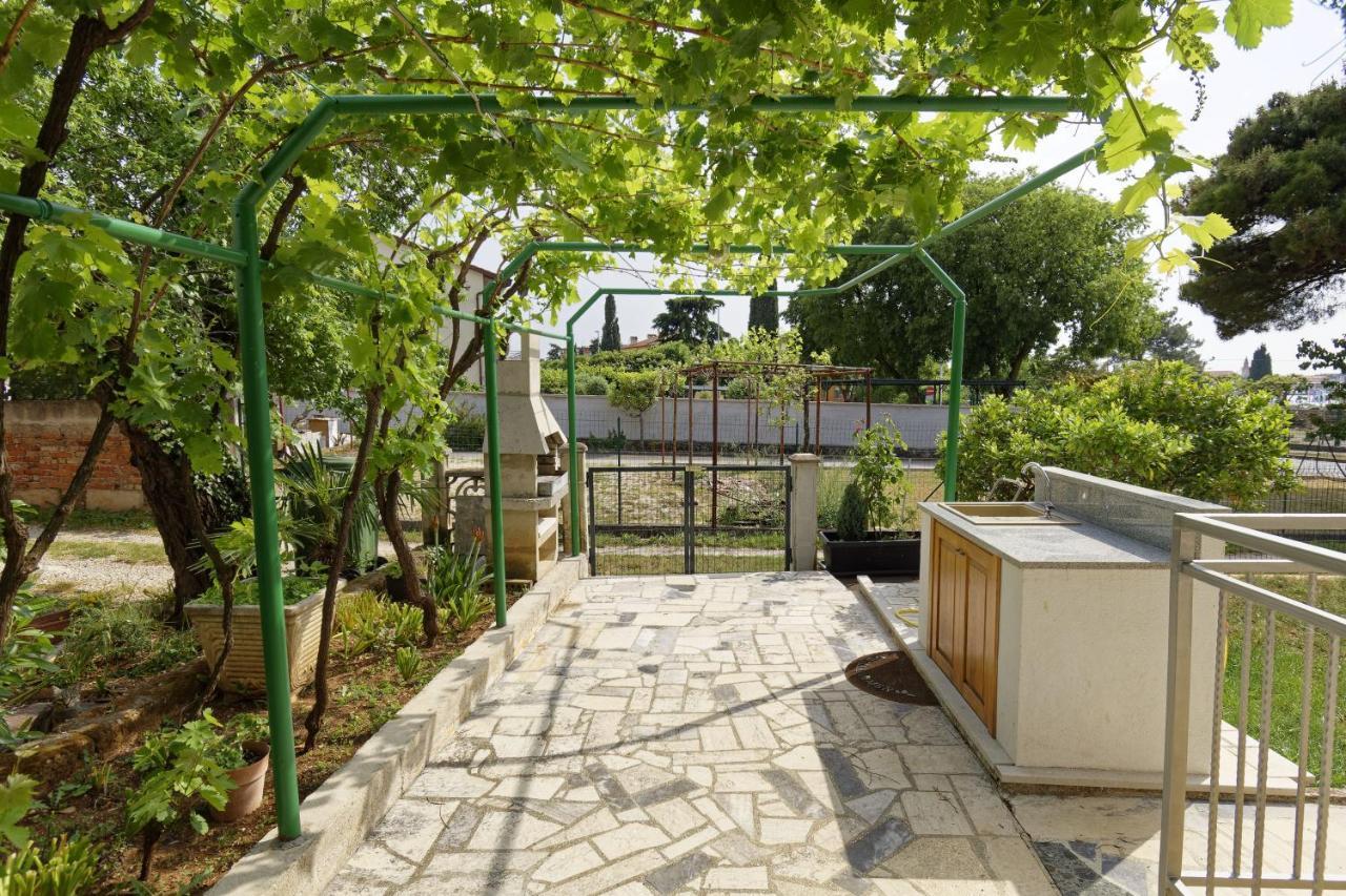 Apartment Patrik By Rent Istria Umag Exterior photo