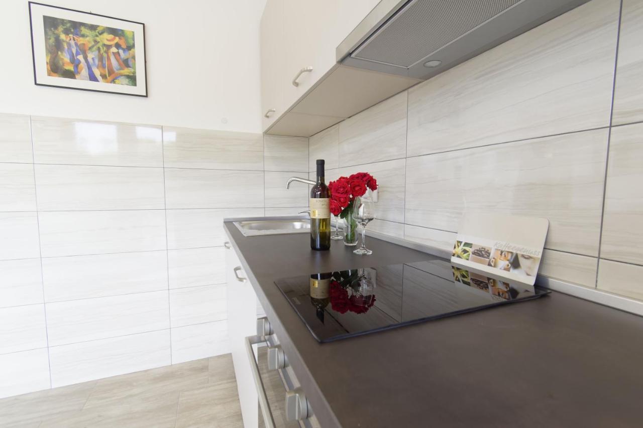 Apartment Patrik By Rent Istria Umag Exterior photo