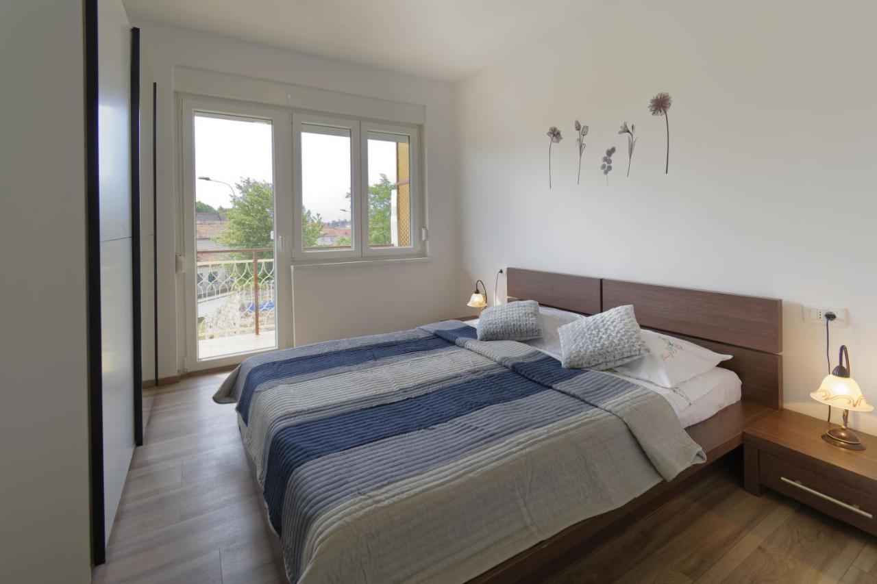 Apartment Patrik By Rent Istria Umag Exterior photo